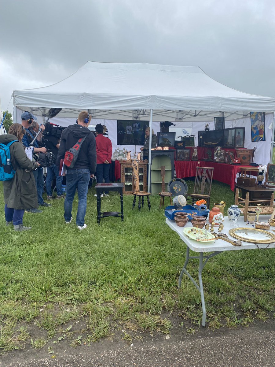 DoverColSchoolH's tweet photo. Dover College on the BBC. Bargain Hunt. https://t.co/bxqZWKvQcq