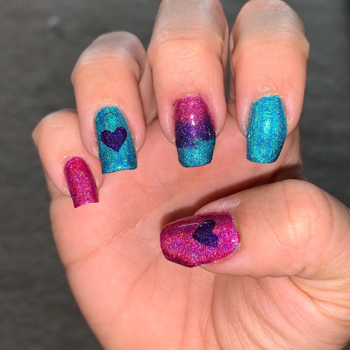 1023BLD's tweet photo. Bisexual nails make my heart happy 
#holotaco #bisexual #binails #pridenails https://t.co/DQEQc6q8XQ