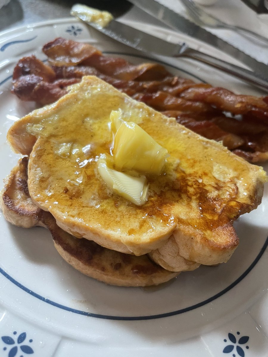 TrimpeChristine's tweet photo. If this is the only reason to make @MariaEmmerich ‘a Protein Sparing Wonder Bread—I give this 2 👍🏻👍🏻 This bread will be a great way to ⬆️protein. #proteinforward #DDF #DDFasting #LowCarbLifestyle #FrenchToast w/cinnamon & vanilla extract added. 😋 https://t.co/0CX5IyB5Zk