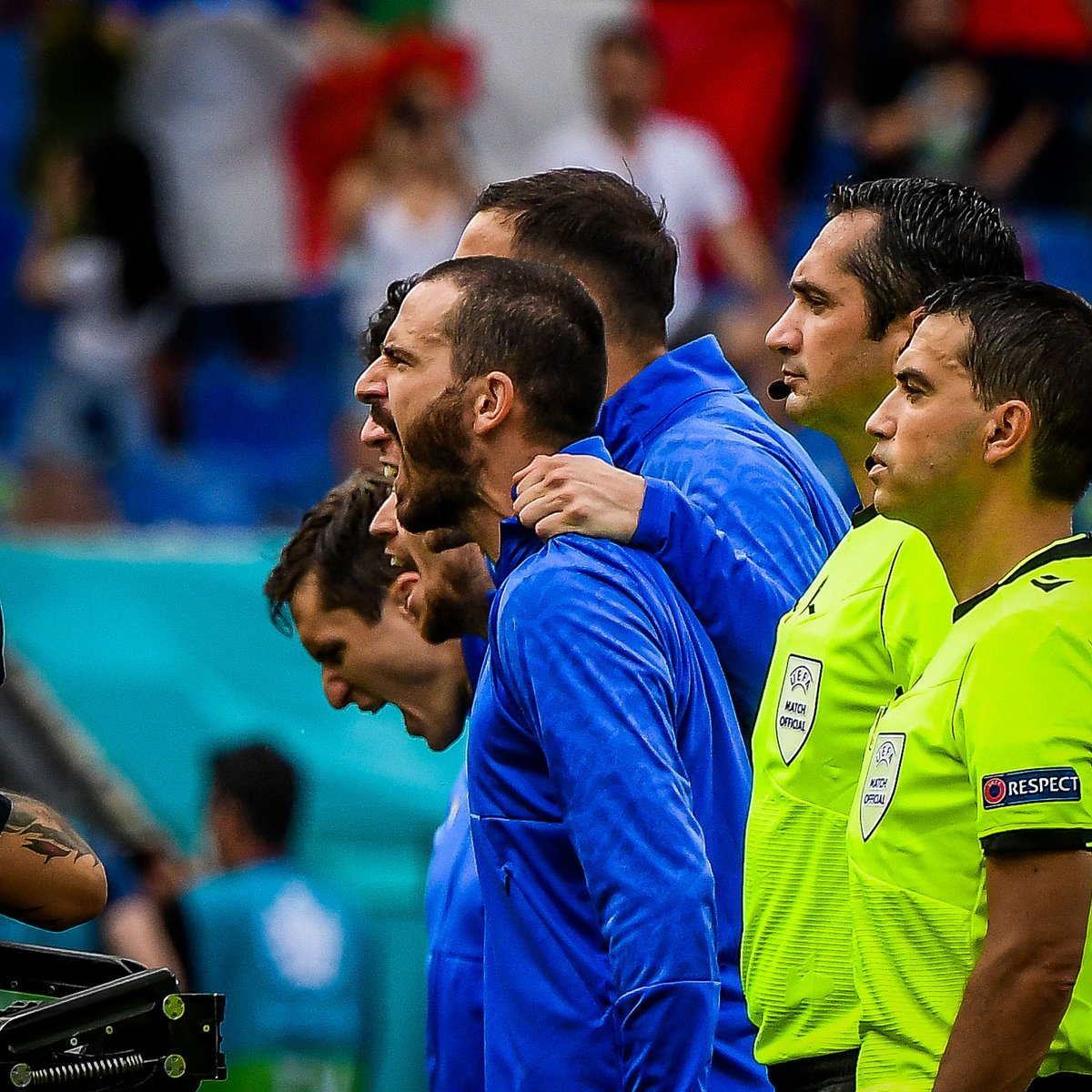 brfootball's tweet photo. Still only one way to sing the Italian national anthem 🗣️ https://t.co/3C5NONoaAu