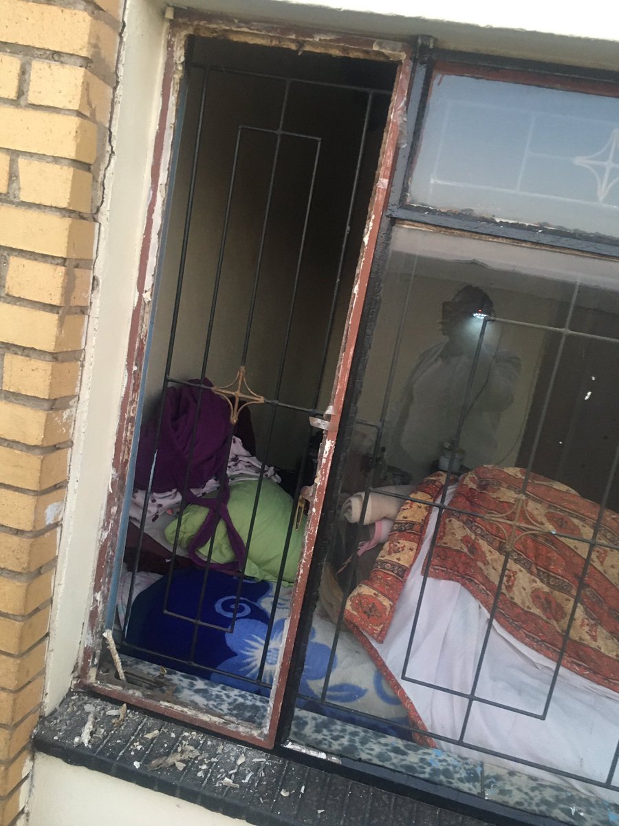 RitaNono's tweet photo. Hi guys , kubuhlungu ukungabi nekhaya, moving from pillar to post with a child and her never knowing a stable home . It pains me , it breaks me …but now I’m asking for help humbly 🙏🏾 We need a place to call a home @tumisole @mlota_azola @ntsikimazwai https://t.co/2xD8tyocLL