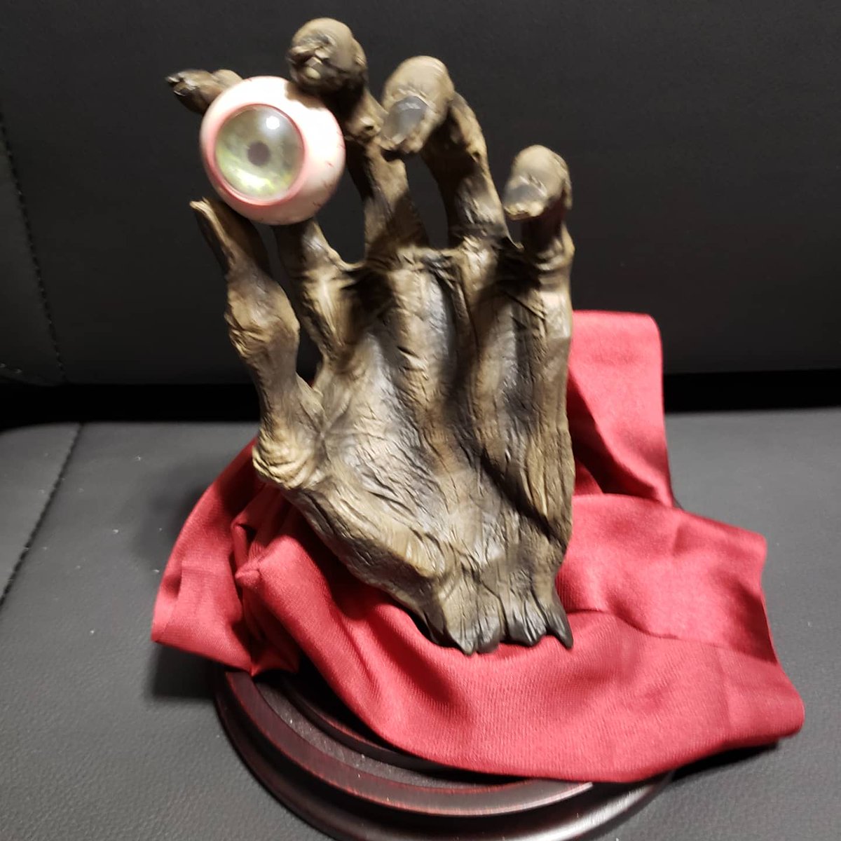 tharpy's tweet photo. It is mine!  #Vecna #dnd #dnd5e 
#handofvecna #eyeofvecna #wizkids https://t.co/s97sct5l3I