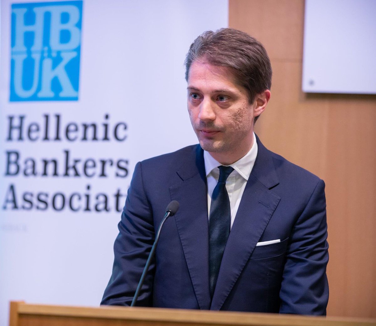 Με μεγάλη τιμή συμμετείχα στην συνεδρίαση της Επιτροπής Ελληνισμού της Διασποράς της <a href="/Parliament_GR/">Γραφείο Τύπου Βουλής των Ελλήνων</a> εκπροσωπώντας την <a href="/hellenicbankers/">Hellenic Bankers Association UK (HBA-UK)</a> UK. Η καθιέρωση Ημέρας Αποδήμων δείχνει την σημαντικότητα που προσδίδει ο Πρωθυπουργός <a href="/kmitsotakis/">Kyriakos Mitsotakis</a> στον #Ελληνισμός_Διασποράς #Greece