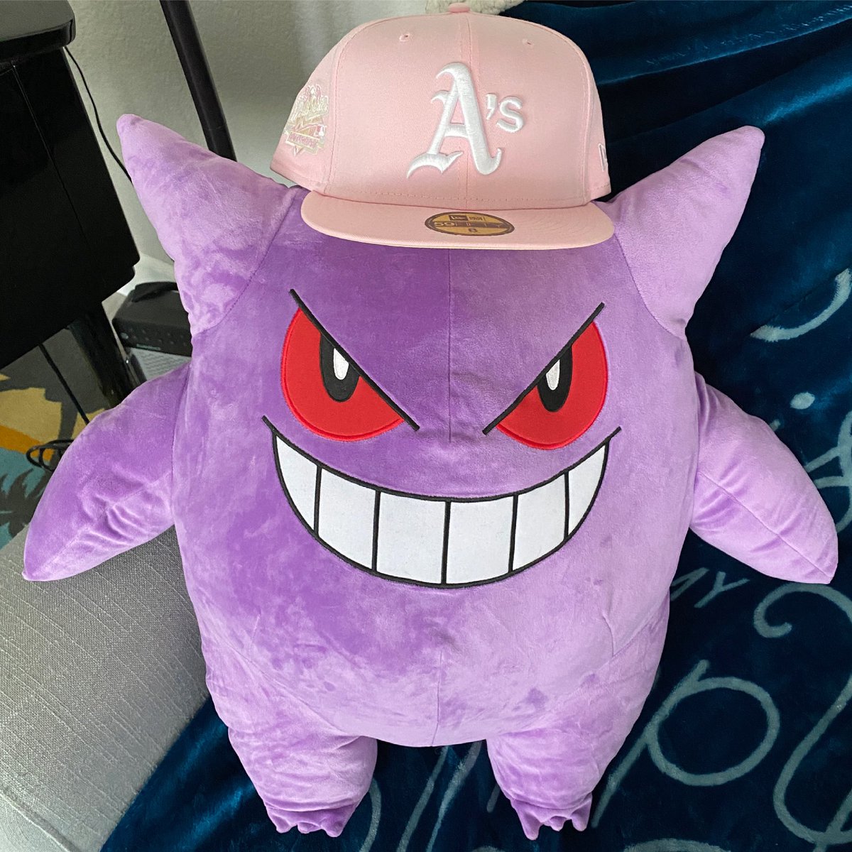 PokeEv3rything's tweet photo. Gengar is an @Athletics fan. #pokemon #gengar https://t.co/9LHSLYfNux