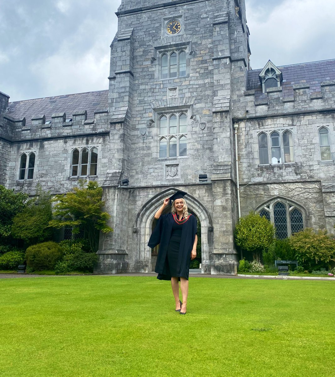 BirchallEmma's tweet photo. It may have been over a year late, but it was great to be able to get back to @UCC and finally celebrate!  🎓🎉 #Classof2020 #ClassofCovid19 https://t.co/iHsngI6Kxm