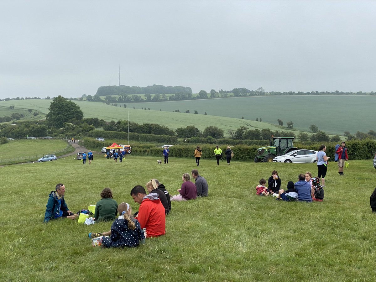 NWHRaynet's tweet image. Great day helping with the communications today at @Hantshoppit. Very well organised event by The Race Director @timothyfowler. Thank you to neighbouring @RAYNET_UK groups for giving us a hand.  #hampshirehoppit #trailrunning #marathon #HalfMarathon