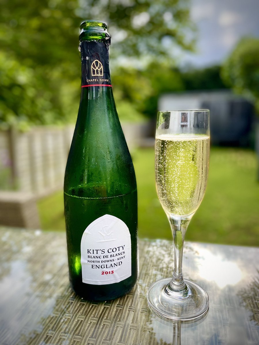 Fathers Day and #EnglishWineWeek - perfect reason to open this <a href="/ChapelDownWines/">Chapel Down</a> beauty. And the sun finally came out.