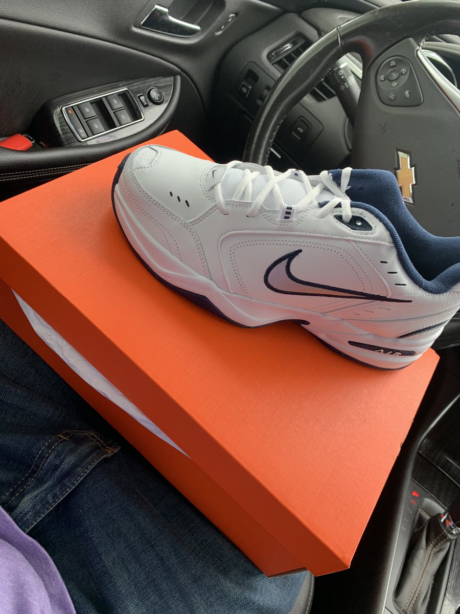 xRoyalHIGHness's tweet photo. all dads, get you a pair for father’s day this year https://t.co/fKRrPuPimz