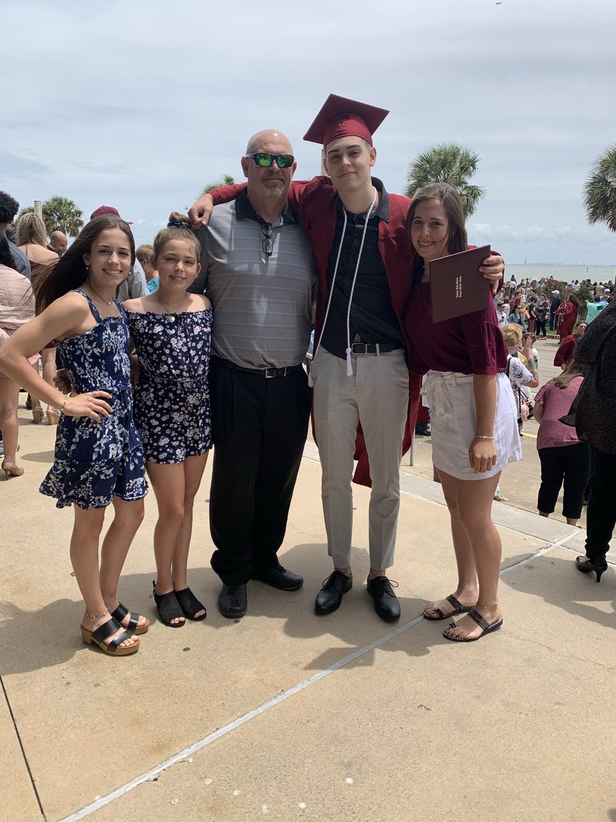 AceNix's tweet photo. Happy Father’s Day💙💙 We love you Big Daddy💙💙 Thank you for all you do for us! #HappyFathersDay2021 #nicholsoncrew #thesearethedays #family #daddy @nix131313 https://t.co/JOZhCnaACM