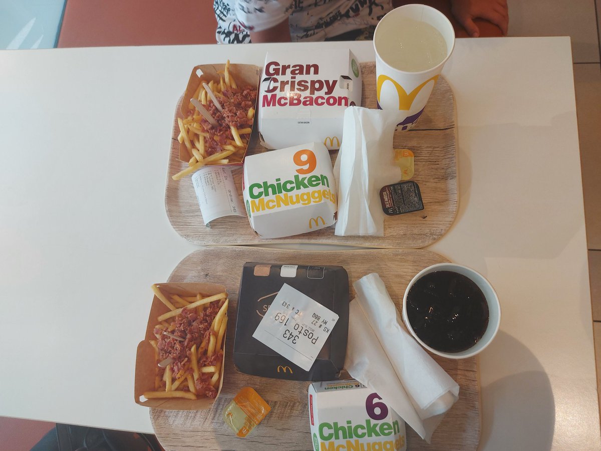 Cena mamma e figlio 💜💙 soo good #McDonalds