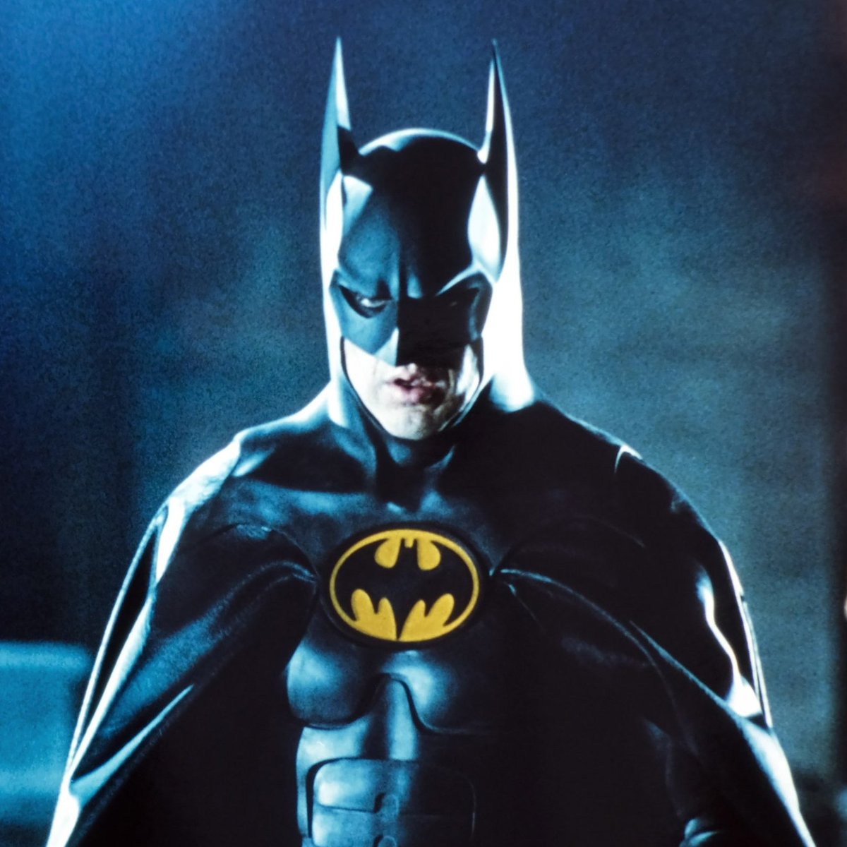 KEVINTOMIRANDA's tweet photo. Retweet if you loved Michael Keaton as Batman https://t.co/68CGKYWYmI