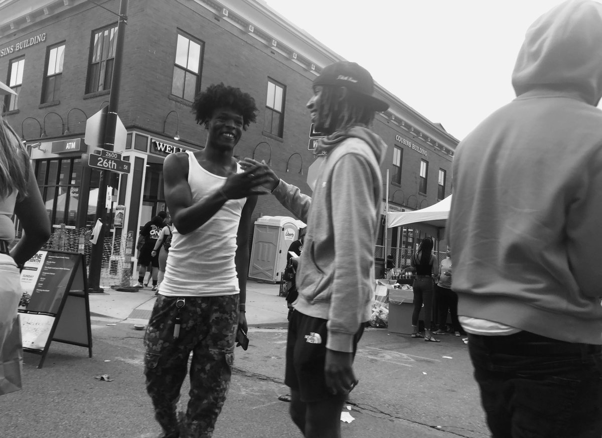 CPRBrundin's tweet photo. Everyone was steppin' out + stylin' for @JunteenthMF in Denver. #JuneTeenth2021 #JuneteenthDenver #Denver 1/ https://t.co/5hKJBZnfOV