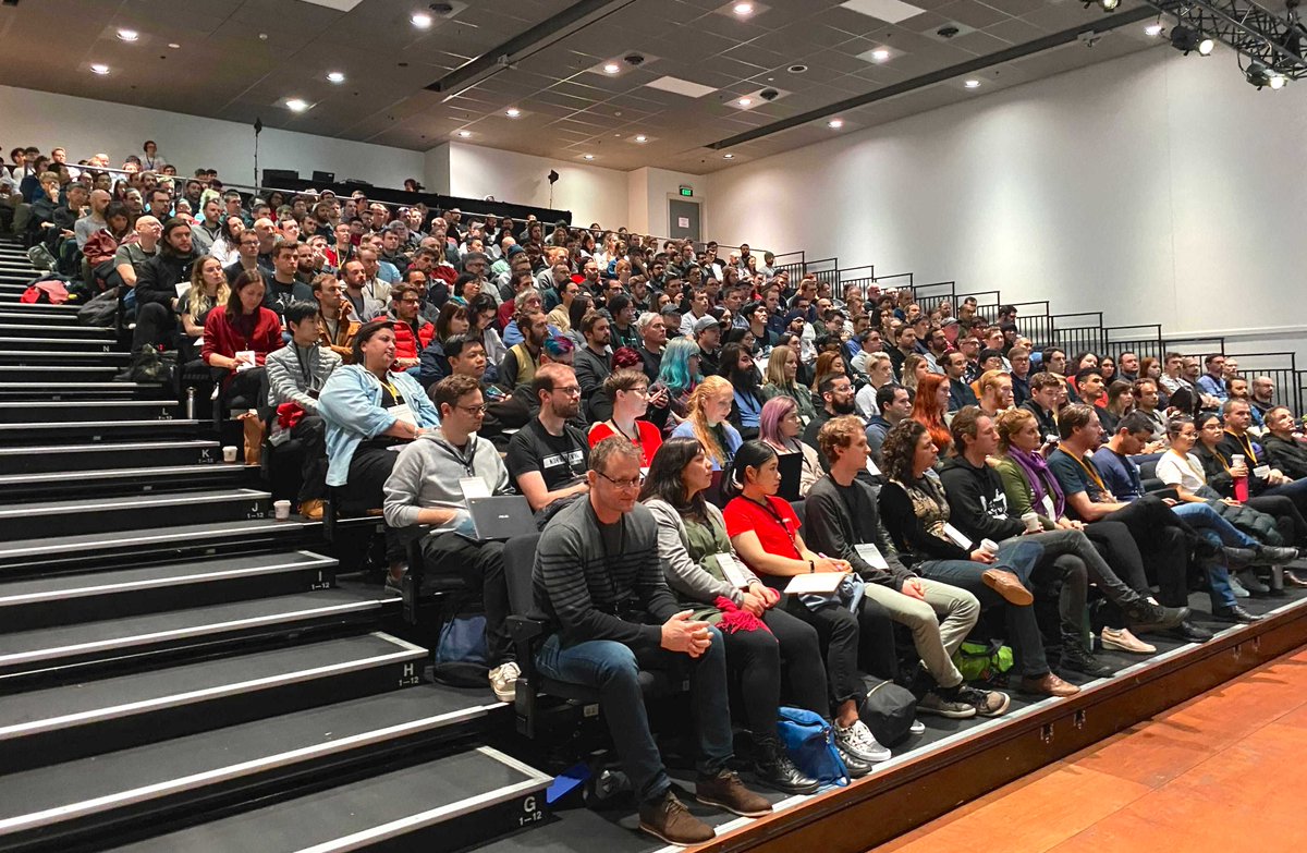 raygunio's tweet image. It's on! #nzjscon 2021 is in full effect 🙌
Come and see us at the Raygun booth in Breakout Room for some JS performance chat, free swag, and snacks ⚡️
Well done to the team at @javascript_nz for a sold-out event!