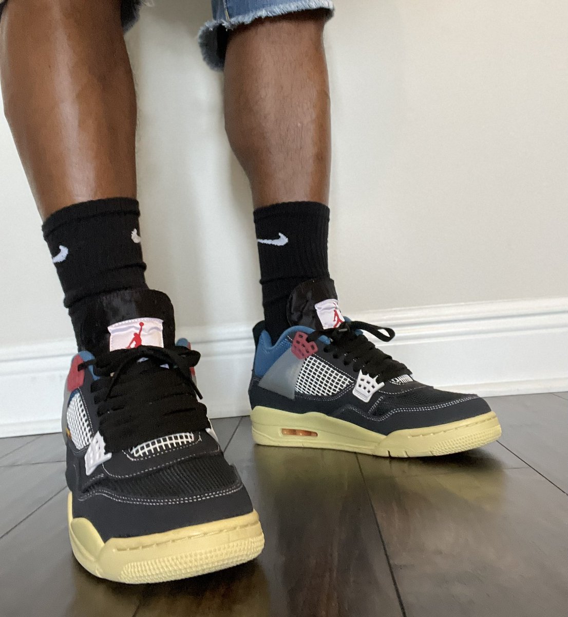 nolasole1's tweet photo. Happy Father’s Day to all the fathers out there. Being a father can tough but extremely rewarding. But being a sneakerhead and a father takes talent😜😆 #sneakerheadlife #happyfathersday #jordan4union #unionlosangeles https://t.co/69EVndCtsQ