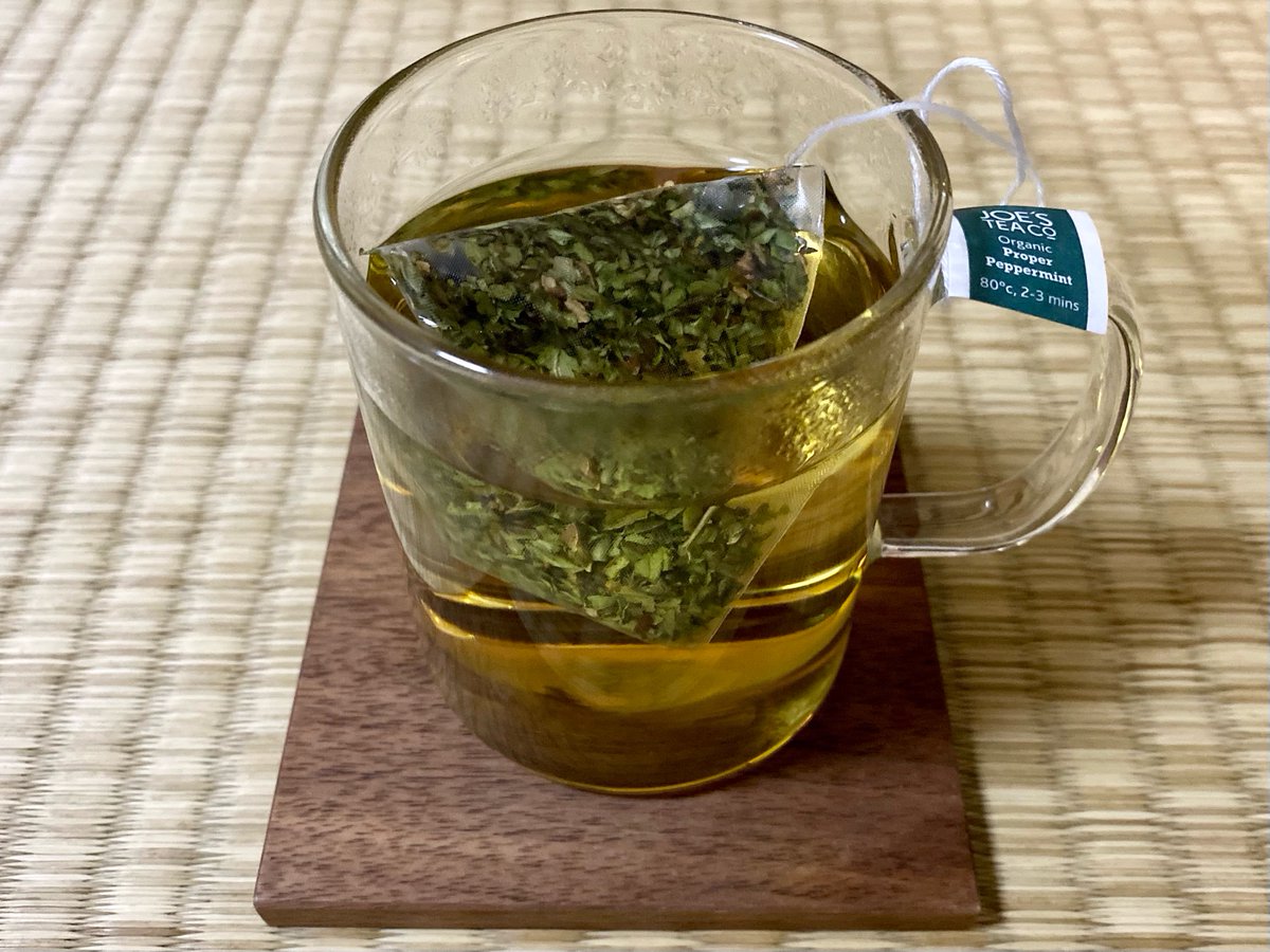 ochanosusume's tweet photo. おはようございます。
今日は、JOE’S TEA(Proper Peppermint)について投稿です。原材料はペパーミントのみ。いただくとメントールの清涼感が柔らかく素材の美味しさを感じます、美味しい。Great taste awardsの最高賞3つ星を受賞しています。
#JOESTEA
#ProperPeppermint
#GreatTasteAwards https://t.co/937Asr41CL