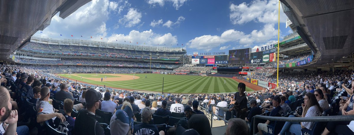 eileenwickline's tweet image. A triple play, full capacity Yankee stadium and a new iPhone 12 #BaseballViews