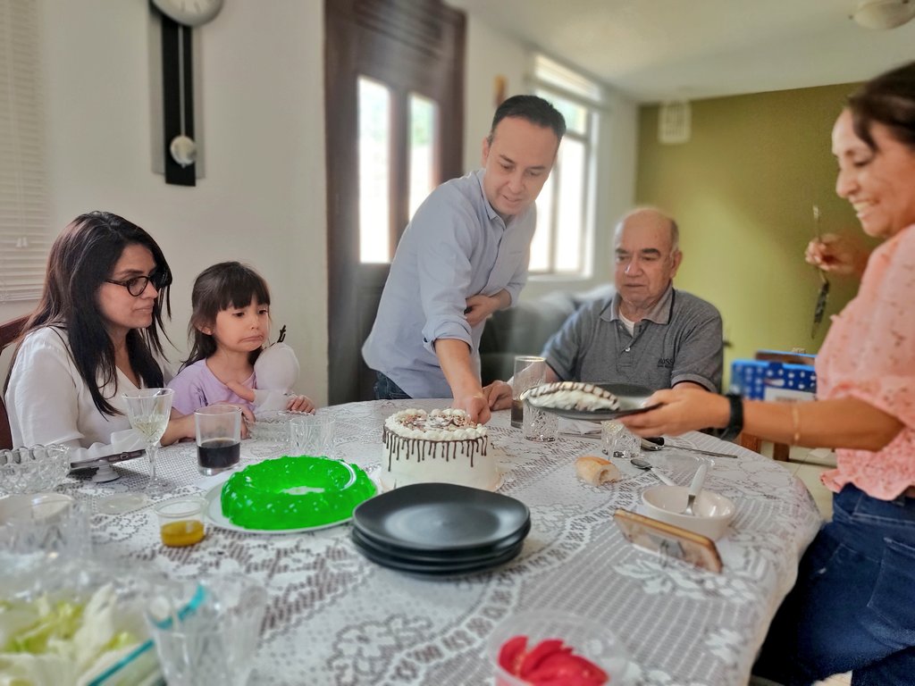 FederArchundiaP's tweet photo. Día del #padre #2021 #diadelpadre2021 https://t.co/fbixYLDoL1