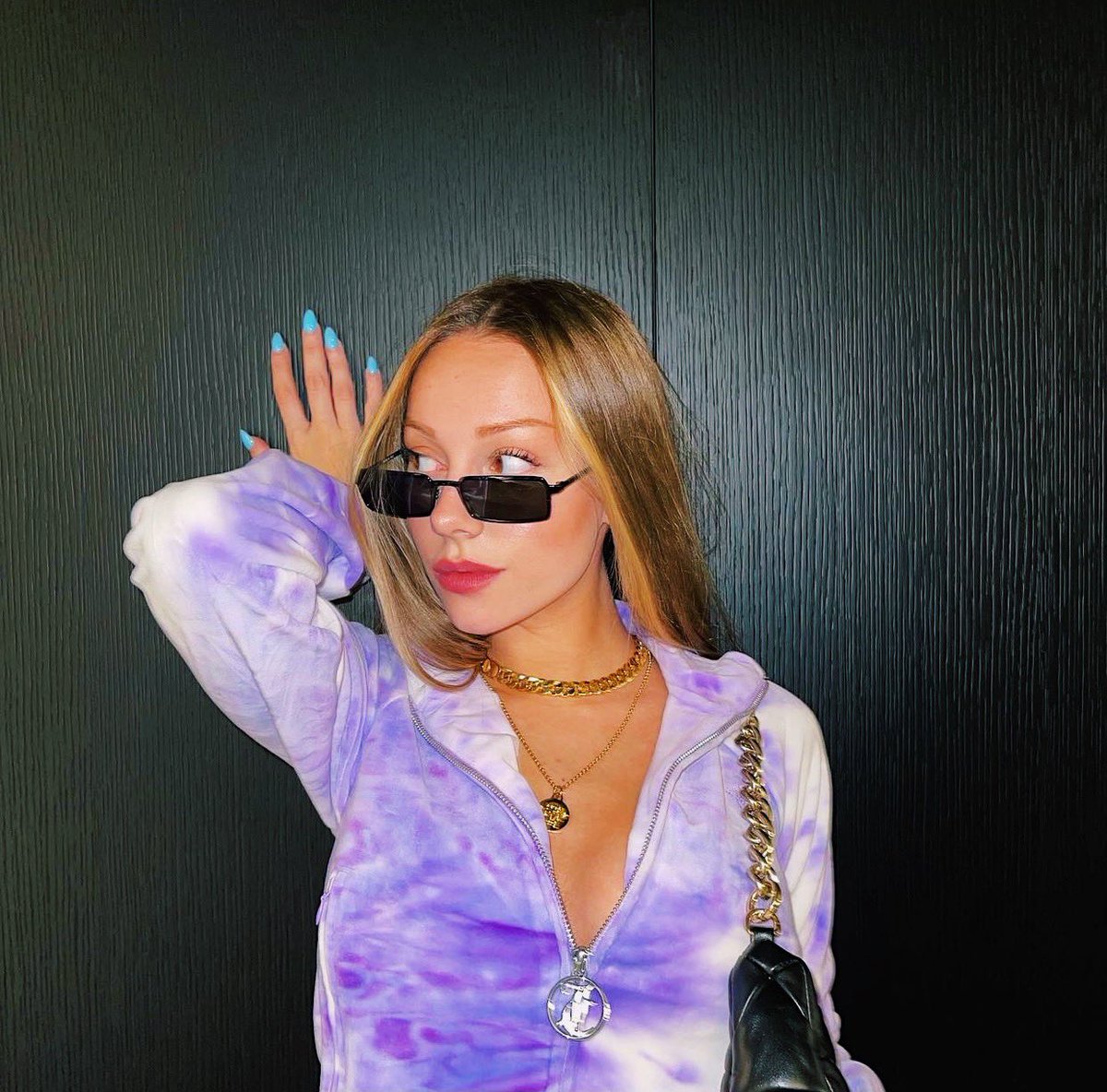 lushtemptress's tweet photo. 𝙘𝙖𝙧𝙡𝙖𝙧𝙤𝙨𝙤𝙣 𝙥𝙤𝙨𝙩𝙚𝙙:

𝐼’𝑙𝑙 𝑎𝑙𝑤𝑎𝑦𝑠 𝑏𝑒 𝑡ℎ𝑒 𝑏𝑎𝑑𝑑𝑒𝑠𝑡, 𝑑𝑎𝑟𝑙𝑖𝑛𝑔. 𝐵𝑢𝑡 𝑦𝑜𝑢 𝑐𝑎𝑛 𝑘𝑒𝑒𝑝 𝑏𝑒𝑖𝑛𝑔 𝑎 𝑝𝑙𝑎𝑐𝑒ℎ𝑜𝑙𝑑𝑒𝑟. 𝐼 𝑙𝑖𝑘𝑒 𝑚𝑦 𝑠𝑒𝑎𝑡 𝑤𝑎𝑟𝑚. https://t.co/FV8wtcqIJc