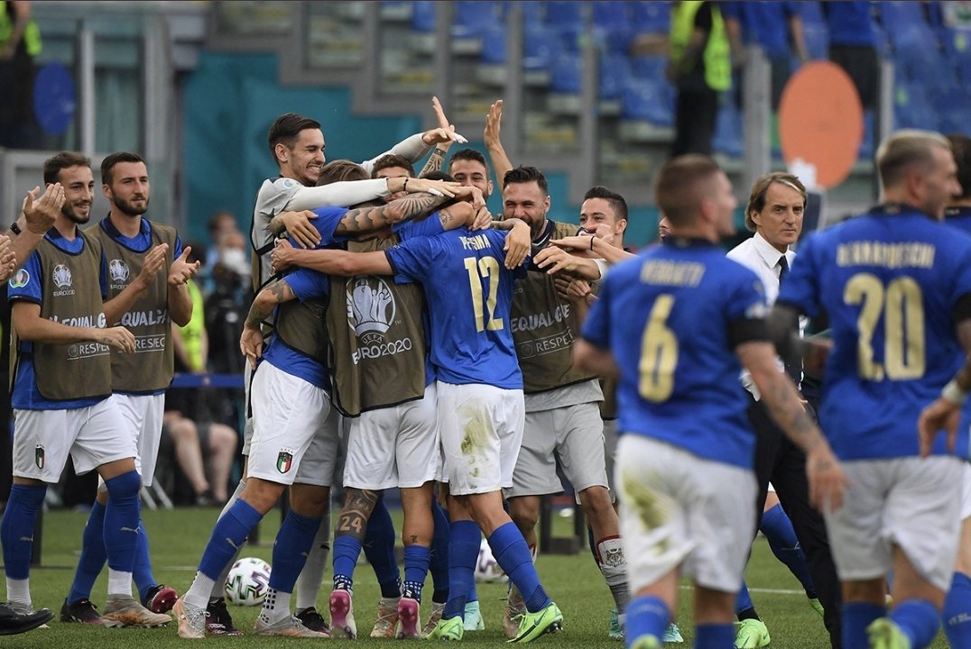 YKTSFootball's tweet photo. Italy finish Top of Group A with 3 wins from 3 &amp; no goals conceded. Impressive stuff by the @azzurri 👏🏾

GROUP A:

1. 🇮🇹 Italy (9) +7
2. 🏴󠁧󠁢󠁷󠁬󠁳󠁿 Wales (4) +1
3. 🇨🇭 Switzerland (4) -1
4. 🇹🇷 Turkey (0) -7 

#EURO2020 https://t.co/3jezQYsEjw