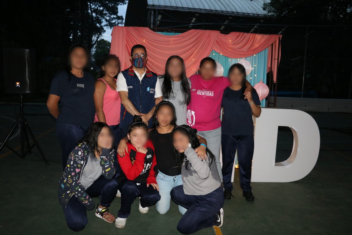 gomezkarloz's tweet photo. 📢 He compartido con las adolescentes de Zafiro 2 y 4, las distintas actividades y conferencias que ha realizado la Iglesia  @ebenezergt, a quien agradezco por su atención  y apoyó  a las 56 jóvenes en el campamento #RecuperandoMiIdentidad.
#SoyValiosa https://t.co/L5rnLRzWQn