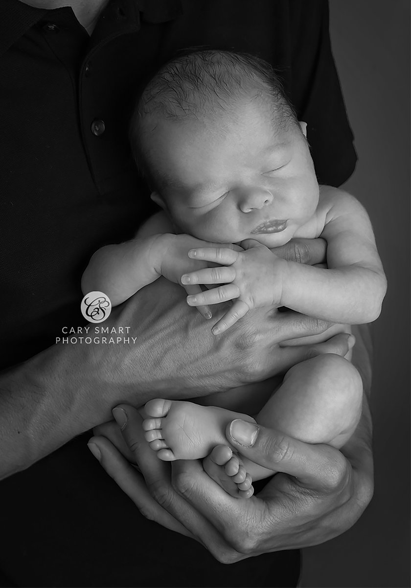 CaryTheClick's tweet image. When you were so small that you fitted into Daddy's hands.

Happy Father's Day to all of the daddies out there, however big your little ones are.

#expectantparents #fathertobe #fathersday #fourthtrimester #pregnancy #newbornphotosession #babyphotographer #newbornphotographer