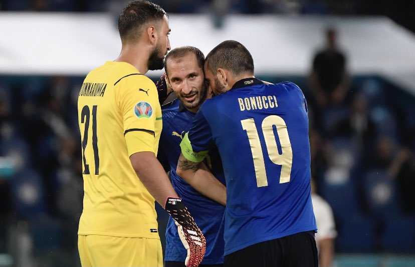 30 games unbeaten, 11 wins in a row without conceding, only faced 1 shot on target in 3 group games… 🔒🔒🔒#ITA