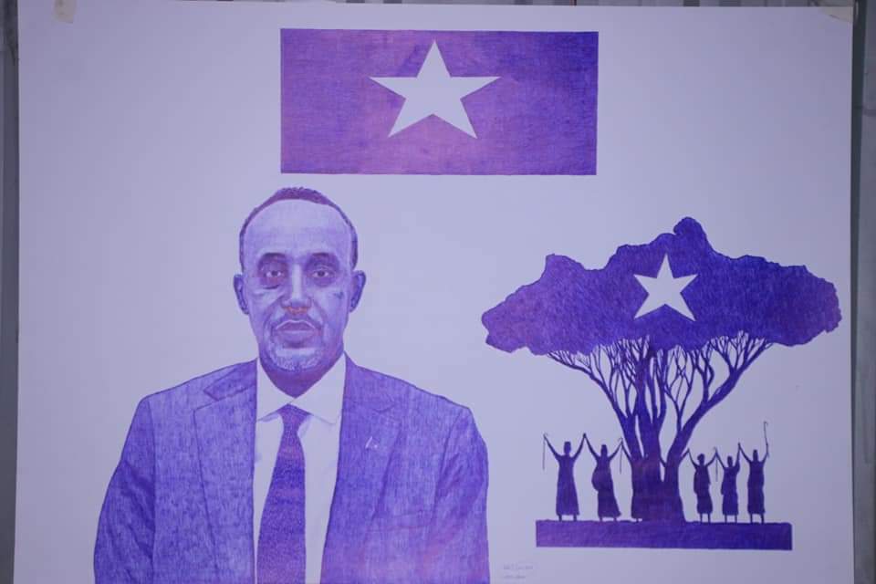 KismaioPost's tweet photo. #Kismayo artist draws incredible pencil portraits of Somali leadership. 

Abdirahman Muse is a self-taught artist that is passionate about creating photo-realistic pencil drawings to inspire peace and unity. #Somalia https://t.co/Oz0REIwA5Z