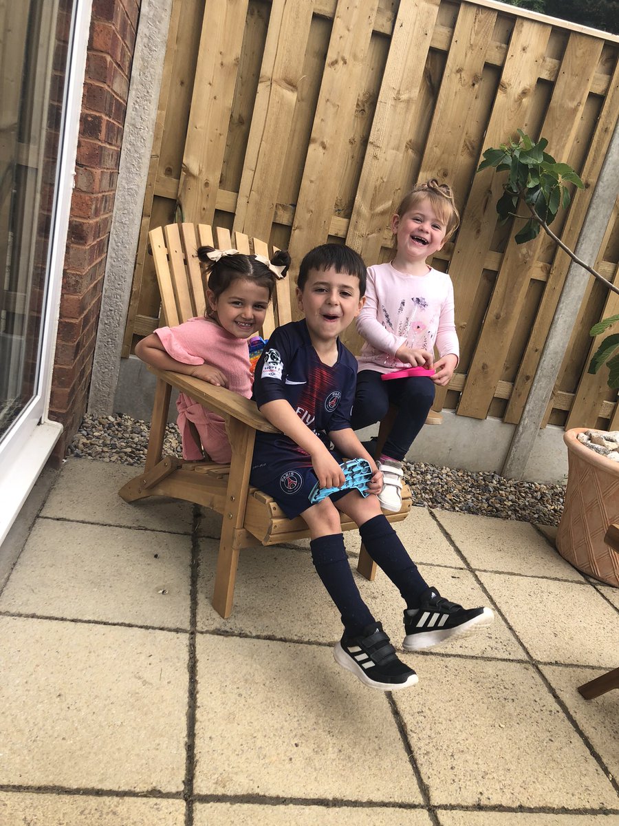eleanormayrach's tweet photo. Another gorgeous family weekend under the belt!!! & now motivated for a positive and busy weekβ¦ ALSO just had my last pig out day so more than just my leg will fit in my bridesmaid dress in August π #heathy #daily5k #wedding https://t.co/mRY7t4vxdd