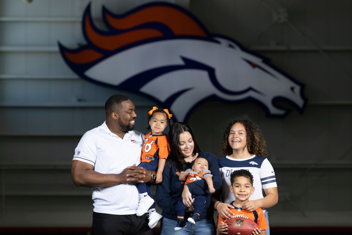 BroncosOffField's tweet photo. Shoutout to our #NFLDads!

#FootballIsFamily 💙 https://t.co/7zyqvMlgcB