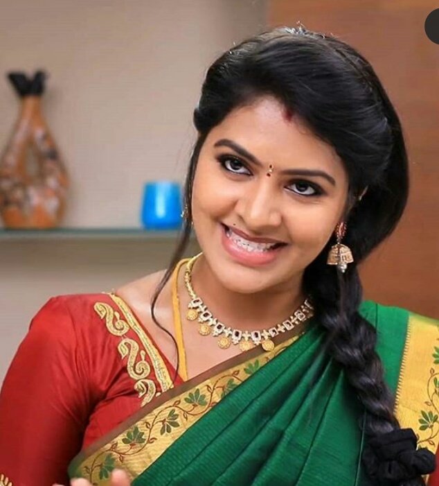 Tamil actress Rachitha Mahalakshmi hot and sexy photos, TV Serial Actor