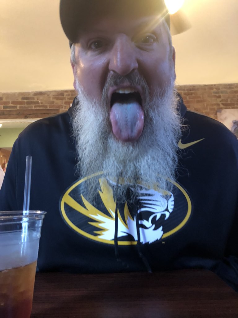 mybelle321's tweet photo. Happy Fathers Day to the man who can fix, build, open &amp; cook anything. Love you most #beardeddadsarethebestdads https://t.co/3wgfizcxr0