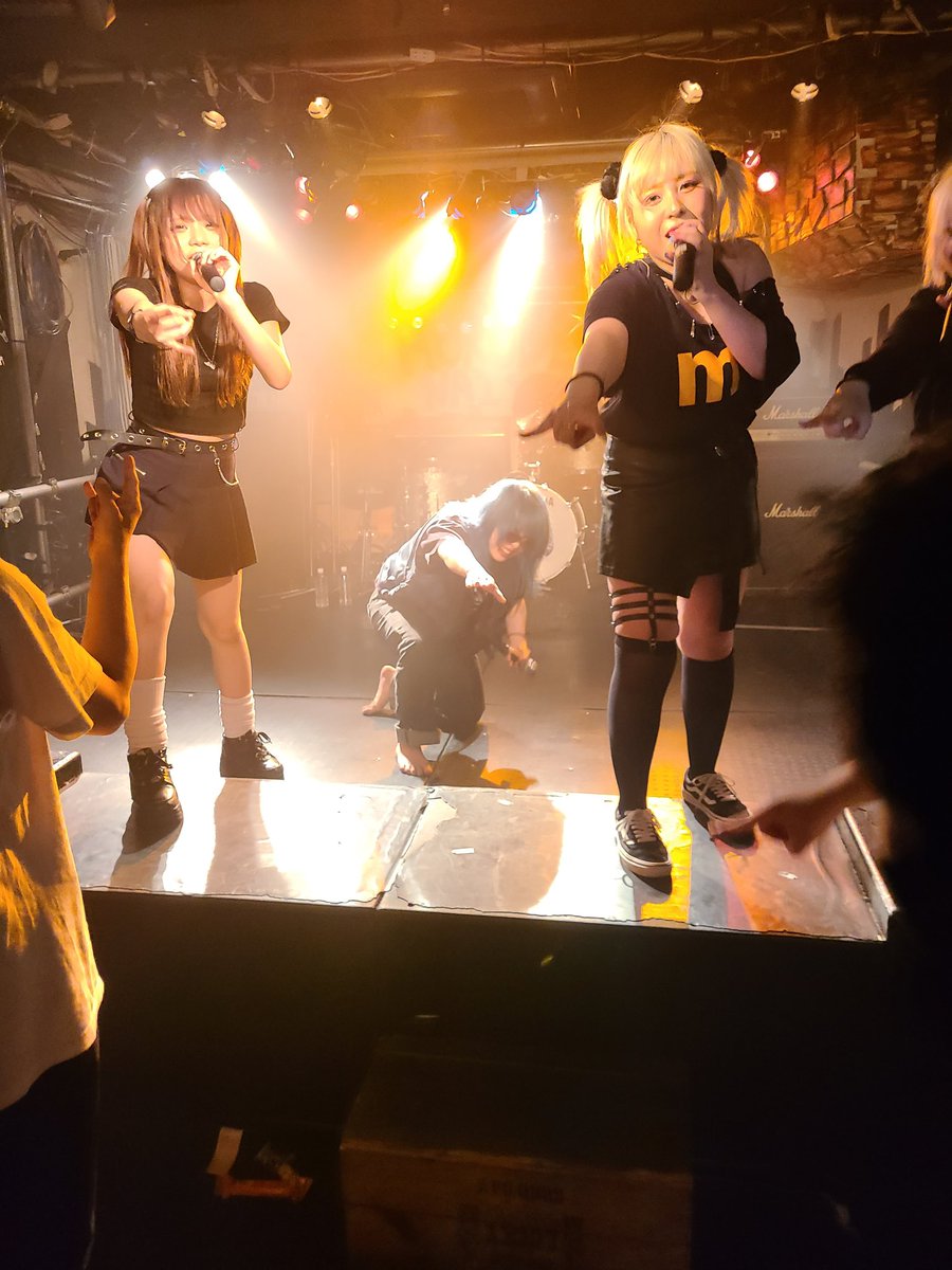 aa19821226's tweet photo. 本日は
オタクの誕生日会
行ってきました！
とても楽しかったです！

#カンスト99
#ゲラゲラロッキーさん
#ラブアンドピース

そりゃこうなるよね。
って図です。

どうしてこうなったかは
来た人だけが知る…

是非次回も
お楽しみに♡(？) https://t.co/aIbY4P9JyB