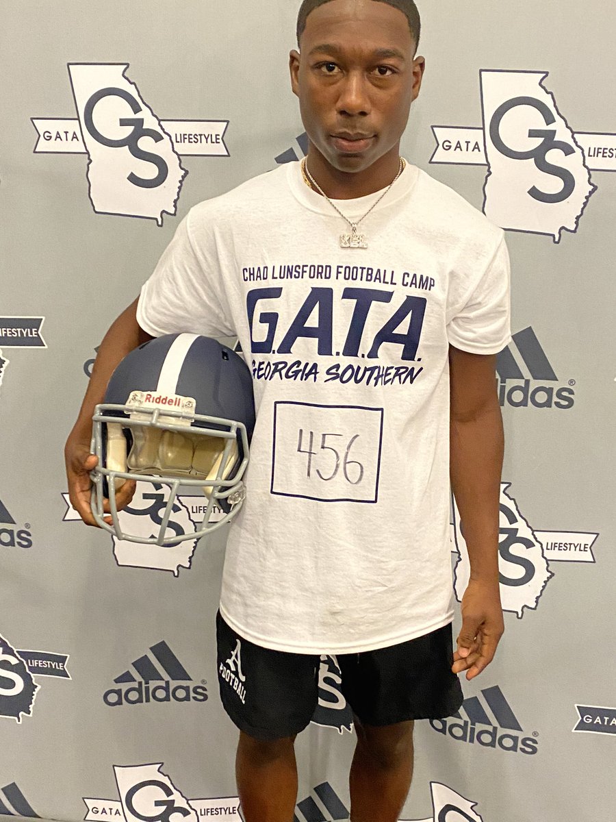 J_Dooley1's tweet photo. Georgia Southern Camp Today 💪🏾@keithetheredge1 @AuburnHighFB @GSAthletics_FB https://t.co/Tmk6mCajmw