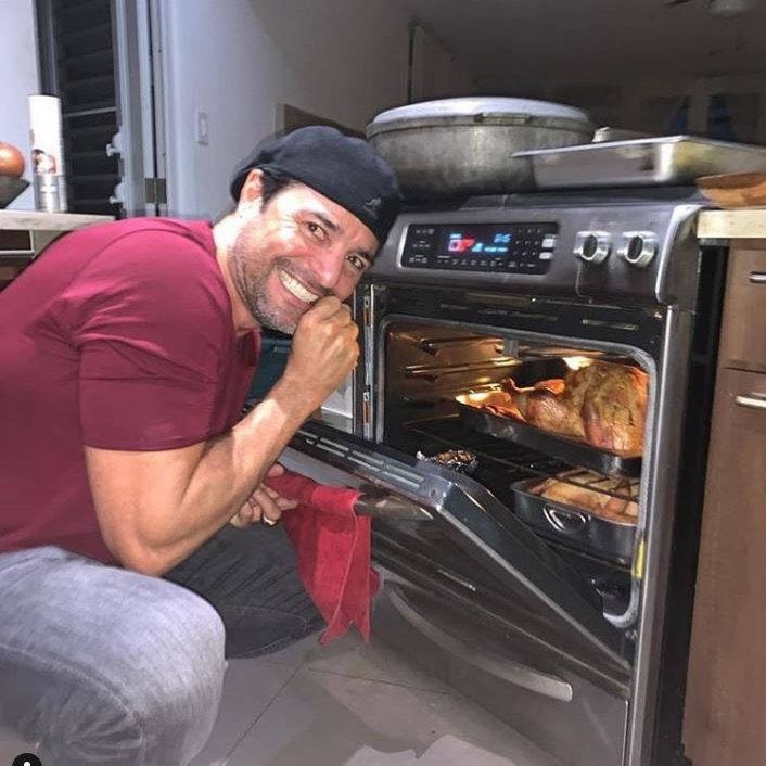 Fuiste un padre muy ausente, pero aún así te amamos, feliz día papá <a href="/CHAYANNEMUSIC/">CHAYANNE</a>