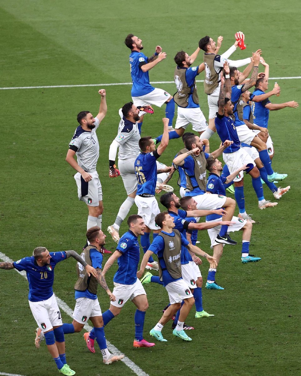 Ora avanti così, con il supporto dei nostri straordinari tifosi 🇮🇹 #ForzaAzzurri #Euro2020