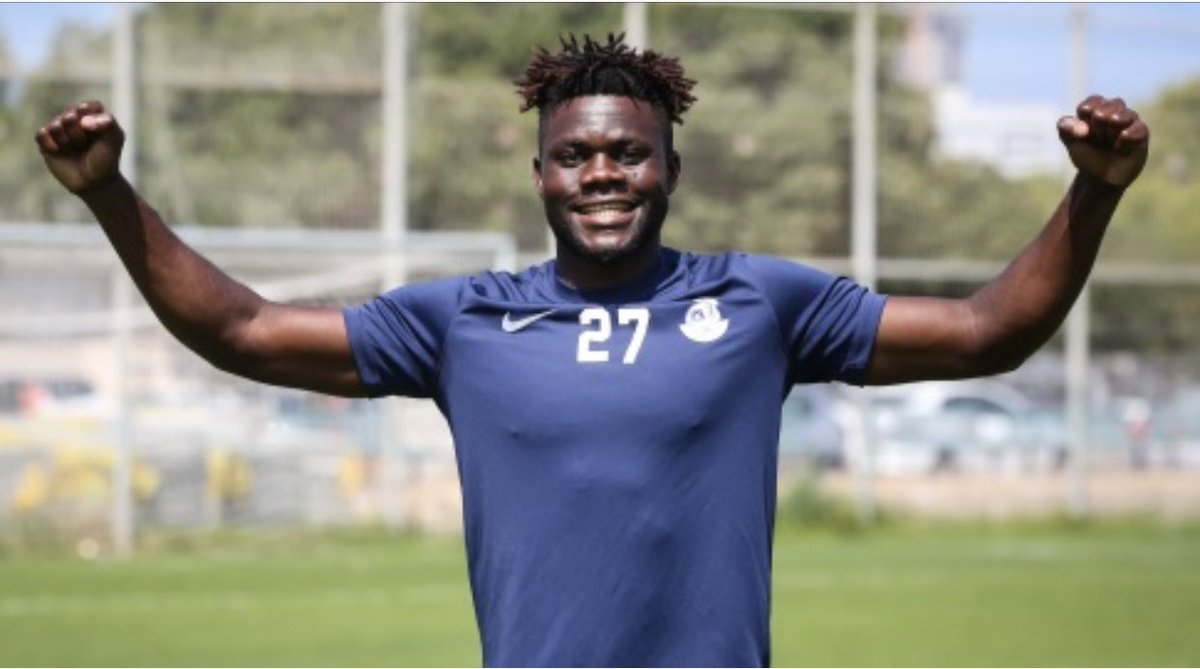 RNyengue's tweet photo. Happy to join my new family😊...Fc Ashdod ❤️💛⚽️ https://t.co/UMv6C0qVeF