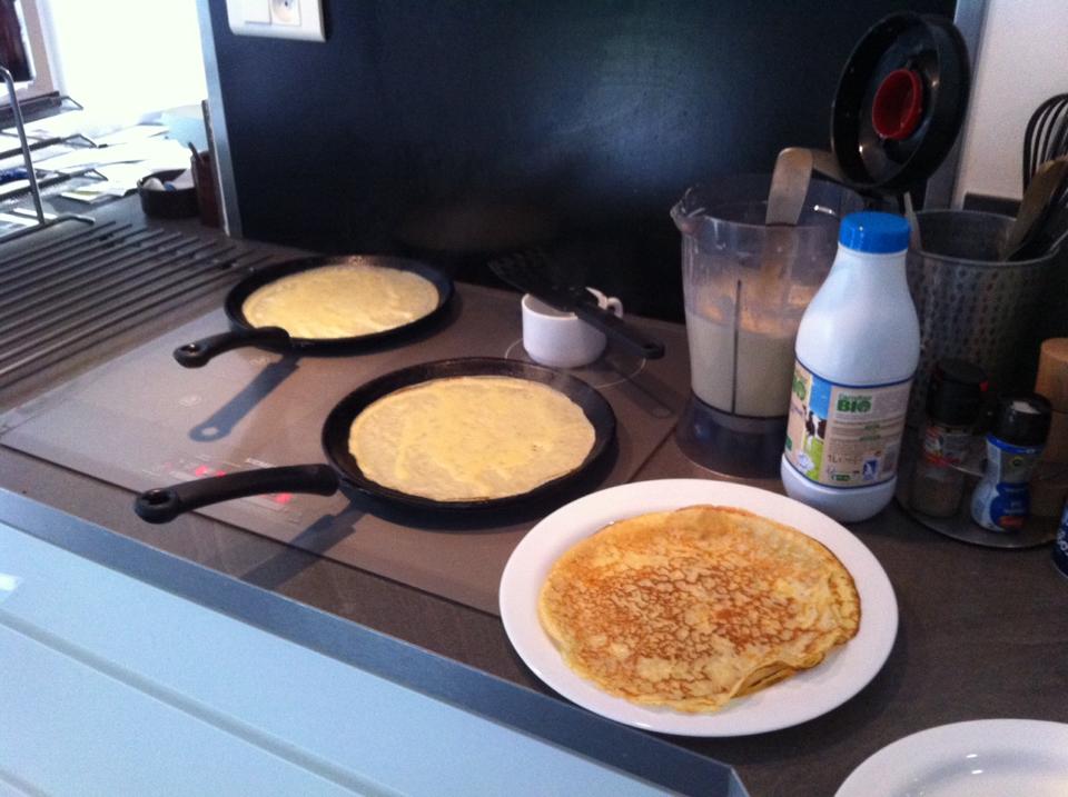 LaurentThines's tweet photo. Bon comme moi aussi je suis grand seigneur et pas rancunier, je leur fais quand même les crêpes rituelles du dimanche soir #antideprime 😄
Allez, bonne soirée électorale 🤣🤣🤣 https://t.co/L0js2A58MS