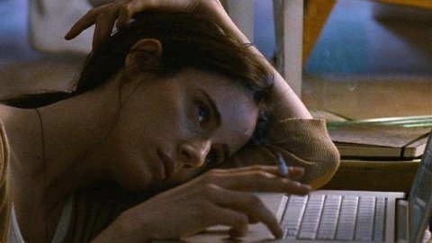 alone73x1's tweet photo. #ParoleDiSeta
#buonanotte a tutti
“Aveva una valigia di sogni da qualche parte, dentro di sé. L'aveva chiusa molti anni prima, pensando di non riaprirla più. E adesso, non se ne era https://t.co/w1lopUgB7u