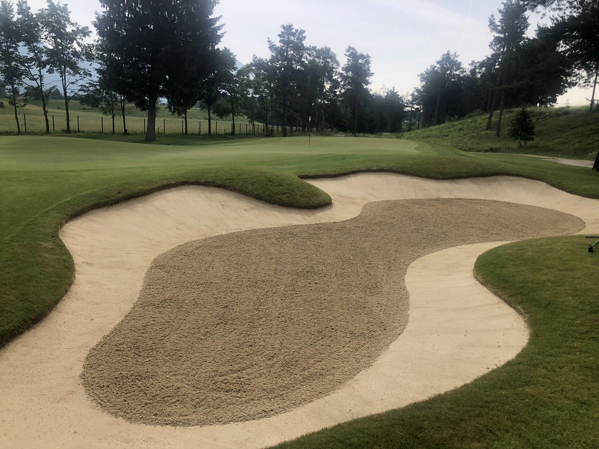 CentenaryHGK's tweet photo. Beautiful (but sweaty) morning working through the front 9 bunker section @royalbledgolf Really liking the soft broom finish on the faces and the spring bok rake for the bases Nice finish 👌👍😎 #alwayslookingtoimprove #workingbetter #HappyFathersDay https://t.co/HsdUOSjd60