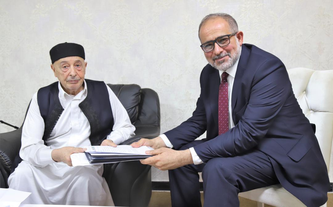 ihyalibya2030's tweet photo. Chancellor Aguila #Saleh, Head of #Libya's Parliament received today the participants of the #Benghazi Forum of 15 Political Movements, and supported their Communiqué demanding #direct_Presidential & Parliamentarian #Elections on time on 24 December 2021. https://t.co/Jz6zZSLT2B