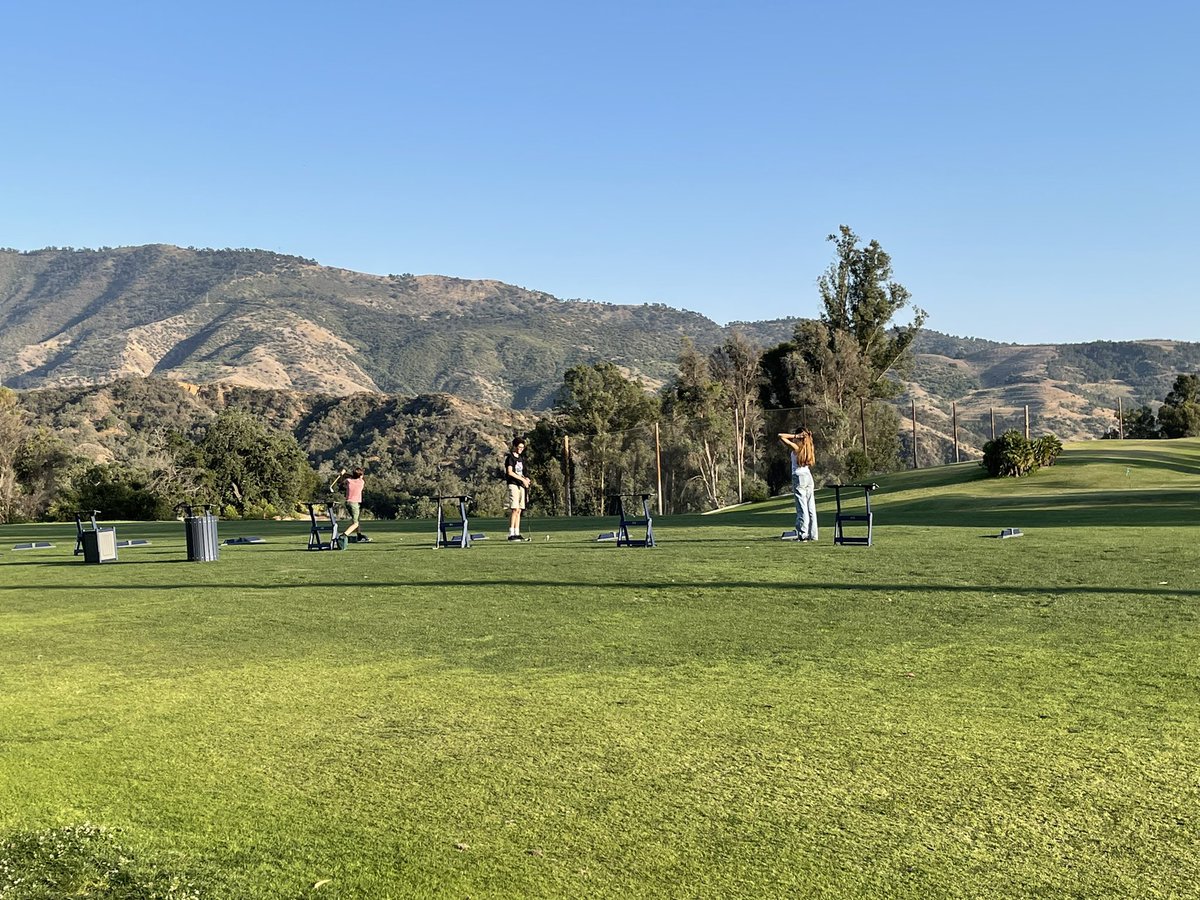 malas_mahmoud's tweet photo. Great meeting @VascularSocal amazing invited guest lecture @GretchenSchwa10 “What is the Right Treatment for this Person? Or why I love Vasscular Surgery”  I almost forgot how nice it is to meet old friends and colleagues in-person. Beautiful @ojaivalleyinn https://t.co/bXsugRf7If