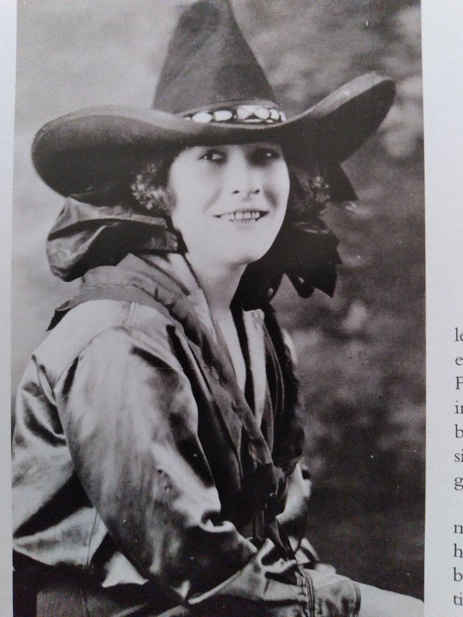 DebH0609's tweet photo. Fox Hastings born in 1898, in Galt, Calif. She was the 1st #woman to tackle the event of "bulldogging" at the prestigious #Houston Stock Show in 1924. Fox was 14, when she decided to rope &amp; ride. She retired from #bulldogging in 1936 &amp; died 12 years later at the age of 50🌹🌹🌹 https://t.co/DgttadmJip