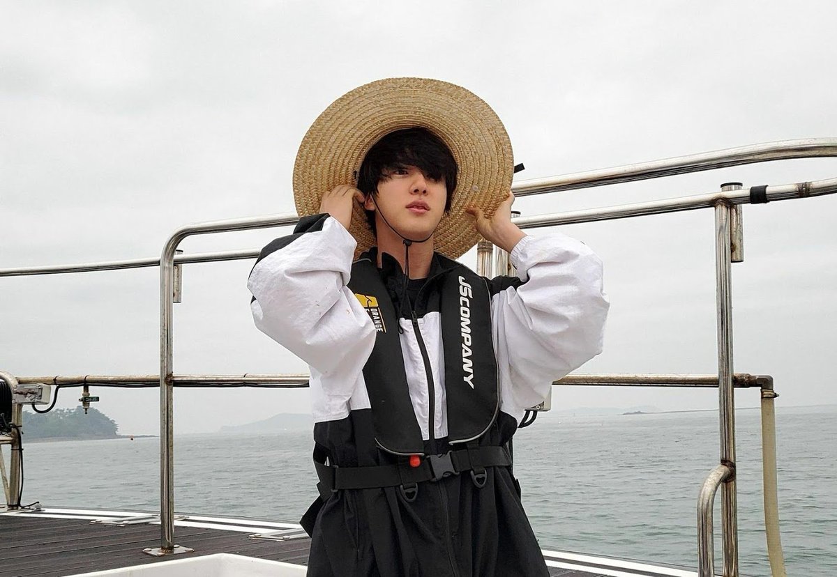 LilChoiPJM's tweet photo. Sério, quem consegue ficar lindo assim pescando? Só o Worldwide handsome mesmo!
@JabamiLil
#CTMatch https://t.co/m2P4bh8AAK