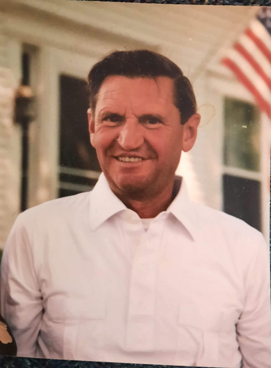 DCote232's tweet photo. #FathersDay Happy Father's day, Pop! I love you and miss you. ❤ https://t.co/UR7TvbKmK5