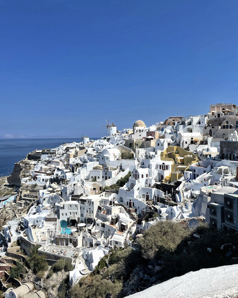 tommydidario's tweet image. Squeezed in a bit of sightseeing in #Santorini before filming for the broadcast tour begins tomorrow. Coming to a city near you soon. 🇬🇷📺