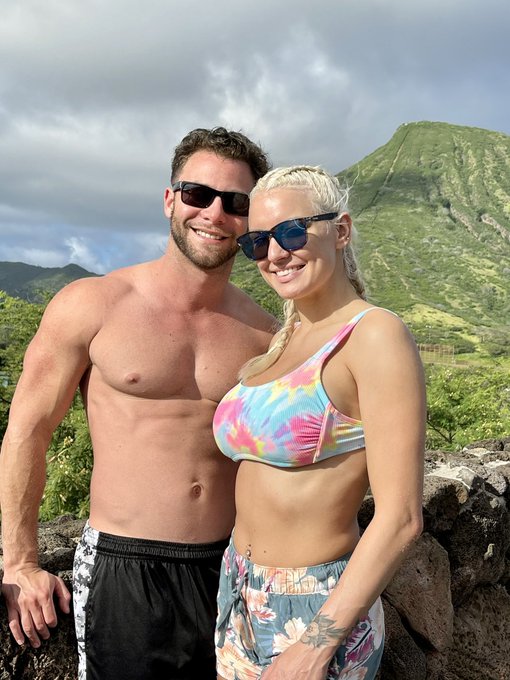 happy 5 year anniversary @sethgamblexxx i love you to the 🌙 and back https://t.co/Y1n1jIiQq5<a class="tags" href="/tag/sethgamblexxx">@sethgamblexxx</a>