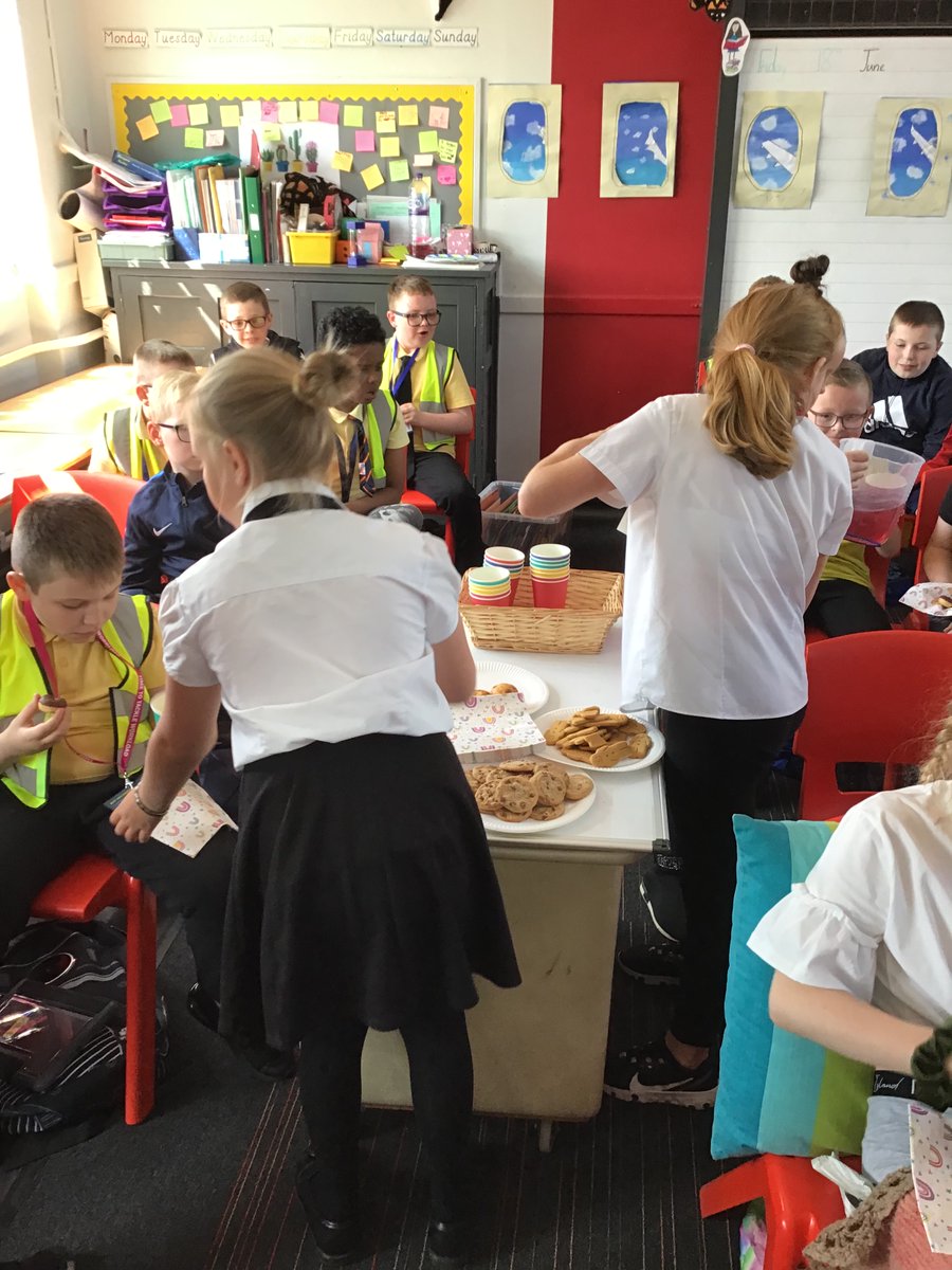BalornockPS's tweet photo. Departing from Gate 5B for Springburn Park on Friday, we had a fantastic time thanks to very professional security team, cabin crew, pilots and happy passengers! βοΈ π§³π΄ #authenticlearning #safelanding #lastweekfun #canwekeepourroomthisway? https://t.co/a0SAQqmYfR