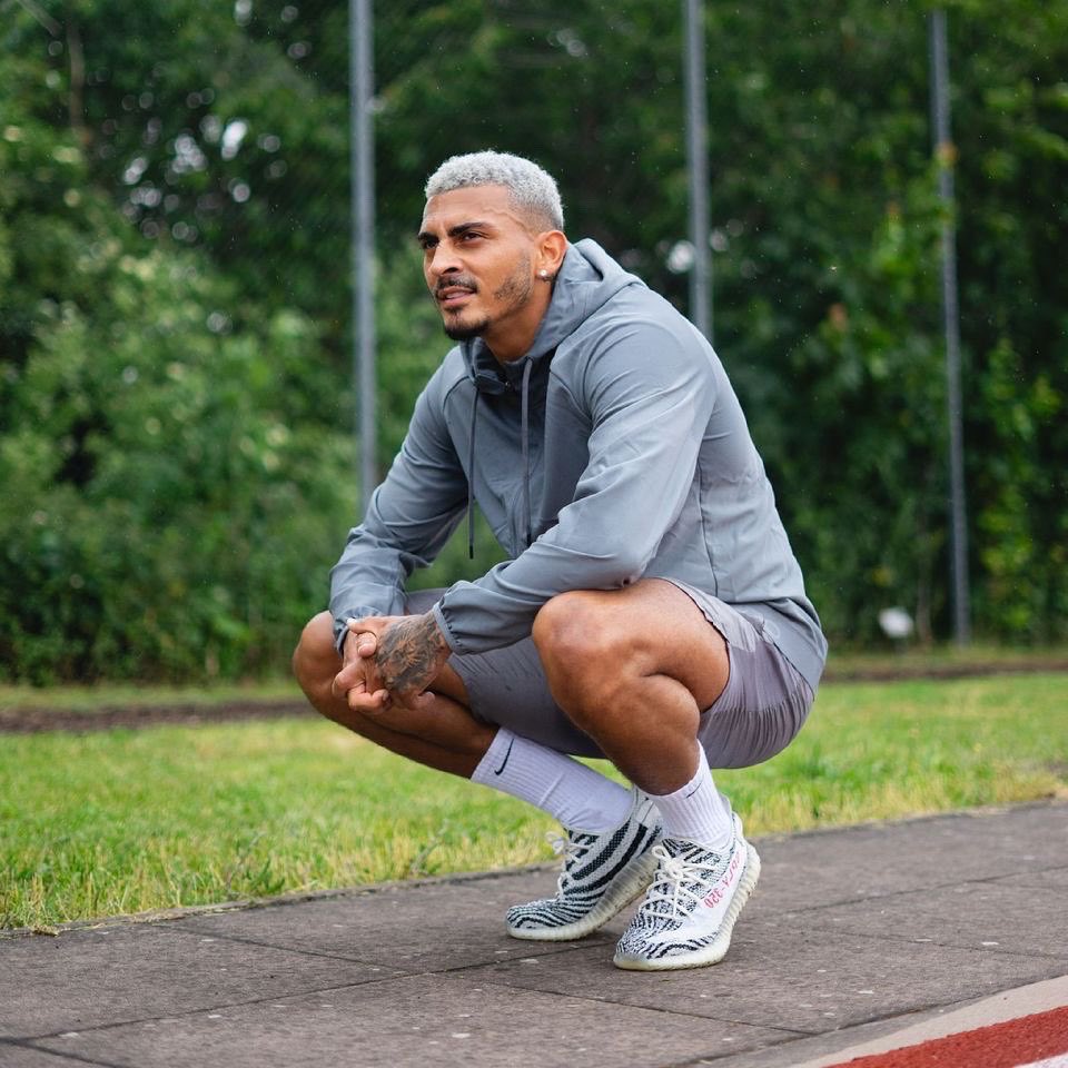 karlangrant's tweet photo. The grind never stops ๐ฆ. Ready for the next year! Massive one ahead ๐๐ฝโฝ๏ธ #WeLoading @WBA https://t.co/cDwhDnJncT