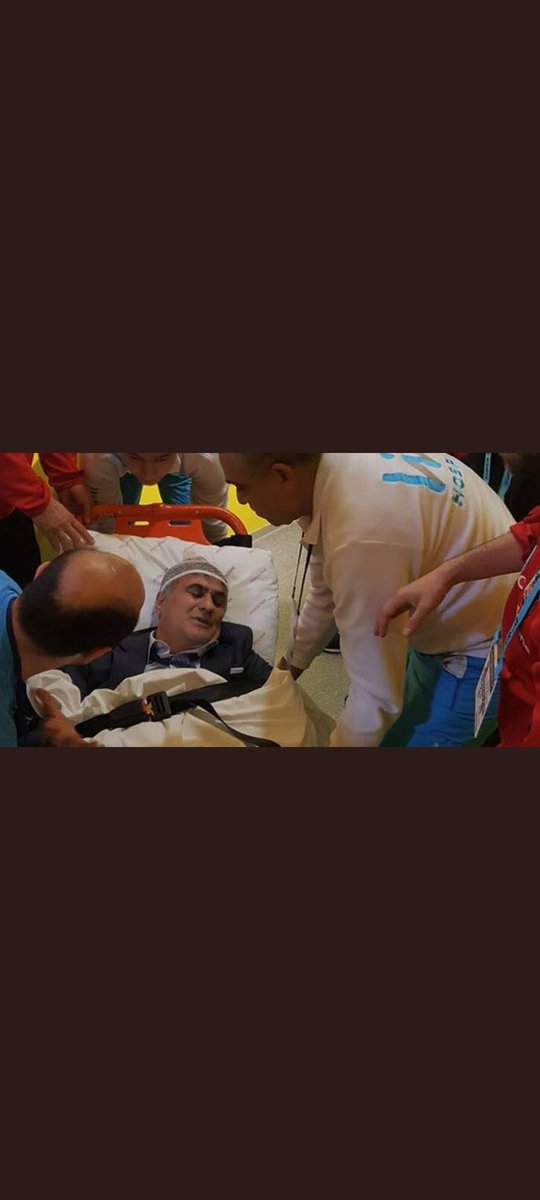 gece_dostu's tweet photo. 33 milyon tl maaş al, dünyaya rezil et, istifa etmeyi düşünüyor musun diye sorana bozuk at herkesin suçu de. Oh ne alâ memleket. Ekmek var yer misin? Şenol Güneş efendi! https://t.co/c6TEAaYl1n