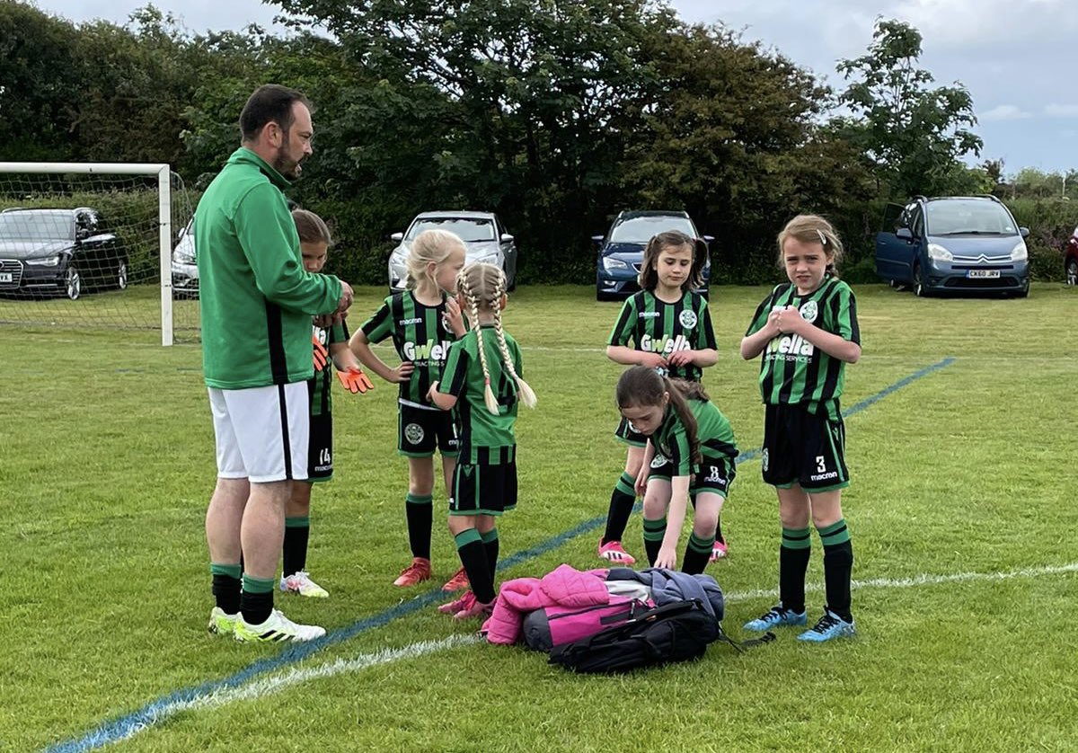 CornwallGirlsFL's tweet photo. Awesome U9s session this morning … 8 teams enjoying ⚽️ in the ☀️ 

Thanks to @vicky_fisher10 for overseeing the session 

The future’s looking bright 😊 https://t.co/siKTmaUO2j